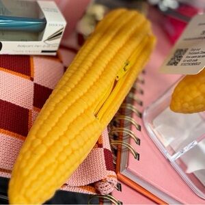 Yellow Corn-Shaped zipper pouch